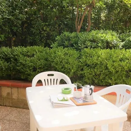 House With Garden And Parking Space In Mergellina Naples Exterior photo
