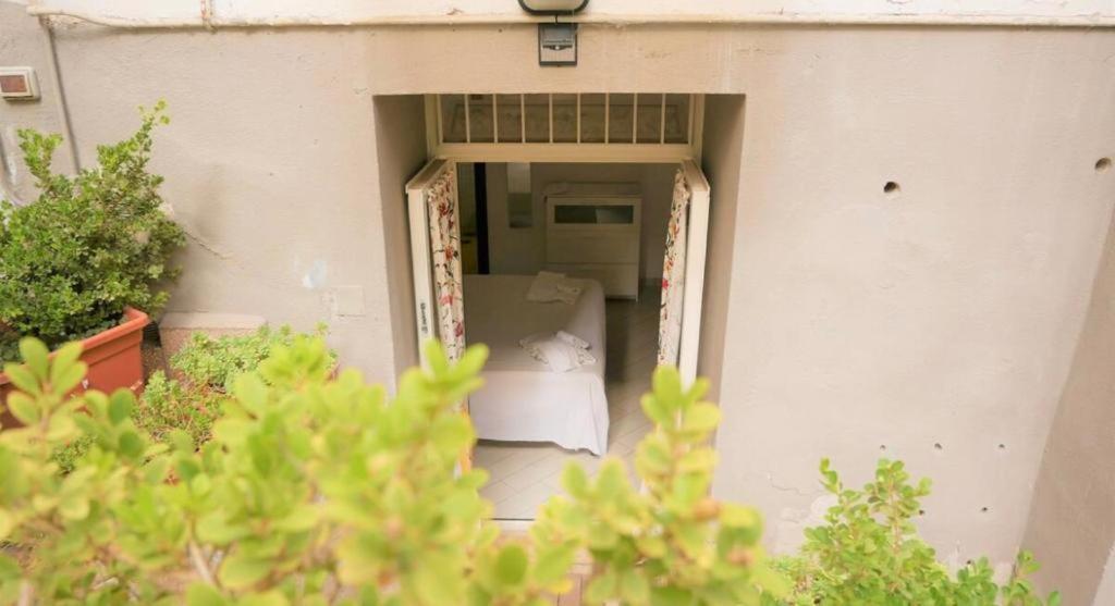 Appartement House With Garden And Parking Space In Mergellina Napels