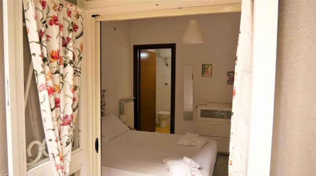 Appartement House With Garden And Parking Space In Mergellina Napels